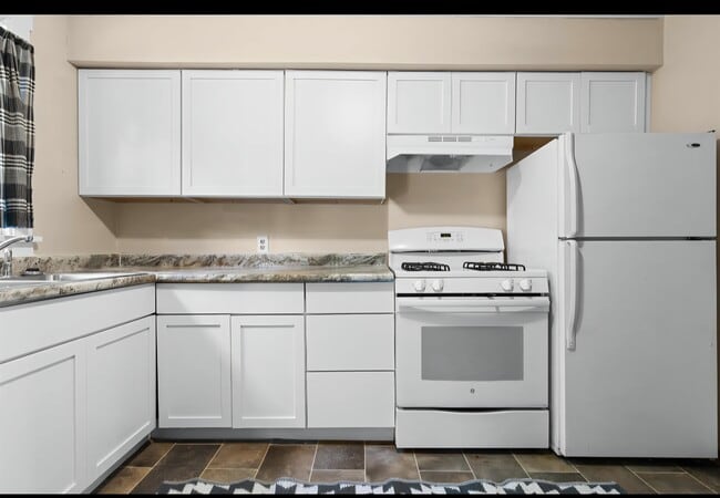 Building Photo - 1015 Bluff St