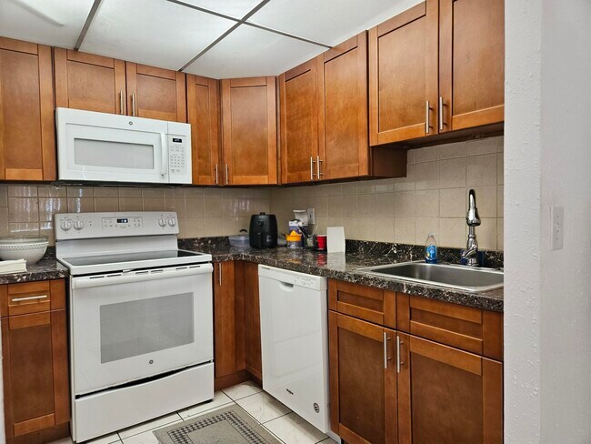 Foto del edificio - 743 Flanders Dr