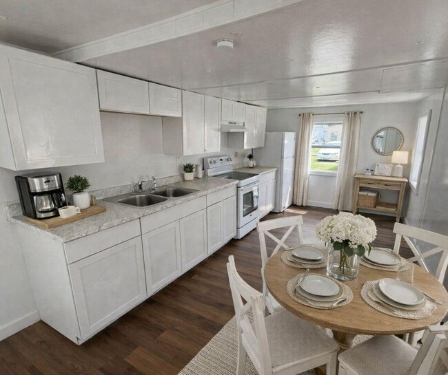 Building Photo - 925 Ponce De Leon Blvd