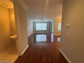Building Photo - 1410 Mariposa Cir