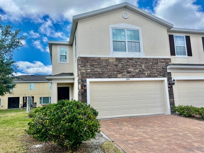 Building Photo - 1200 Pensacola Ct