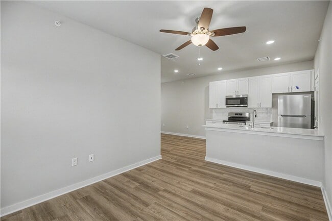 Building Photo - 401 S 29th St
