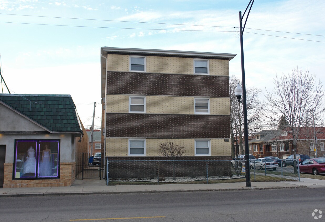 Building Photo - 4061 W 63rd St