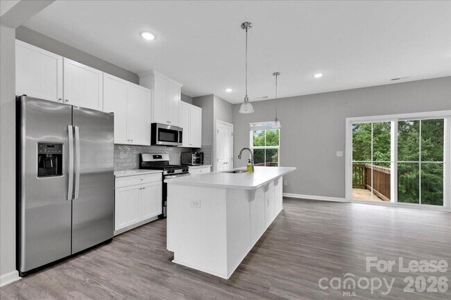 Building Photo - 2611 Grantham Place Dr