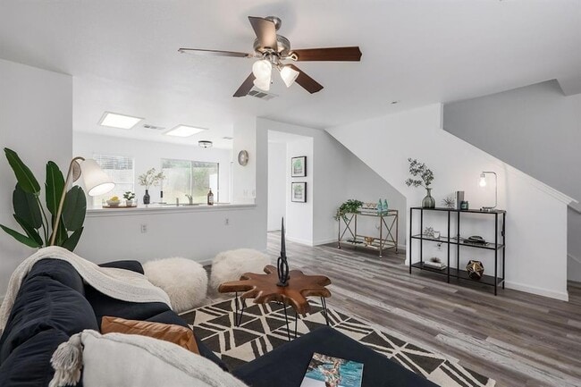 Building Photo - 10732 Marshitahs Way