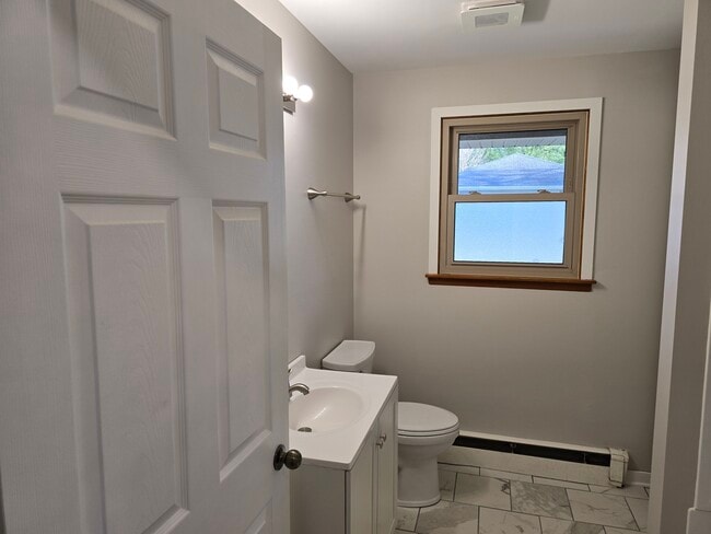 Upstairs Bathroom - 625 13th St