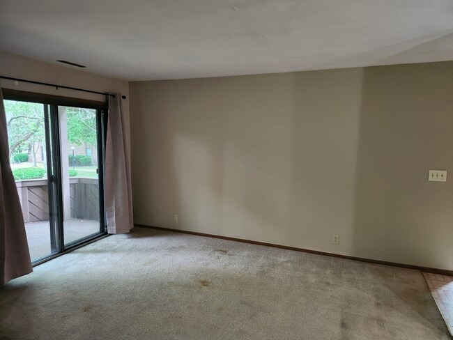 Building Photo - 130 Hartford Ct