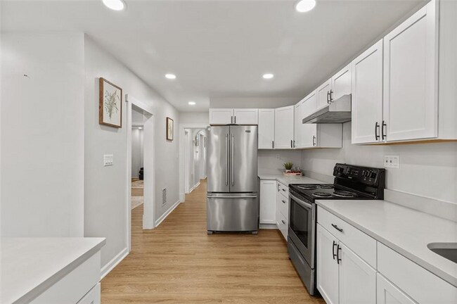 Building Photo - 301 Suncrest St