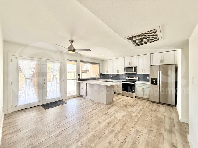 Foto del edificio - 2113 E Dunbar Dr