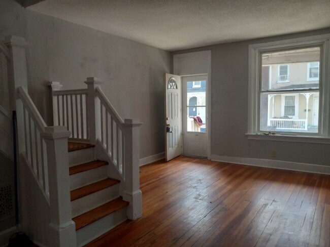 Foto del edificio - 2343 Logan St