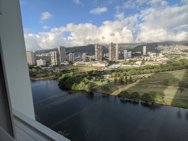 Foto del edificio - Fully Furnished 1-Bed 1-Bath Mountain Views @ Island Colony