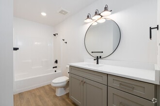 2BR, 2BA - 1146SF - Farwell North