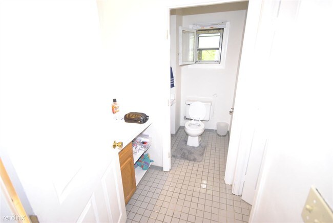 Foto del edificio - 4 br, 2 bath Apartment - 558 S 5th Ave #2-