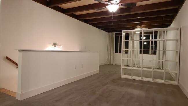 Building Photo - 605 SW 75th St