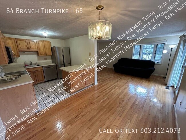 Building Photo - 2+BR, 1.5BA End Unit Townhome