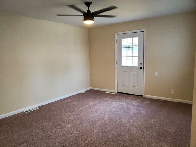 Foto del edificio - 929 Storybook Ln