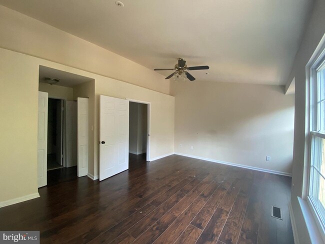 Building Photo - 4843 Brookstone Terrace