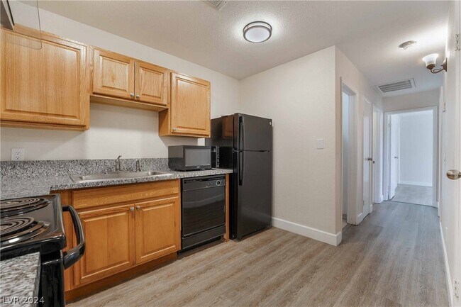 Building Photo - 4156 Zavala St