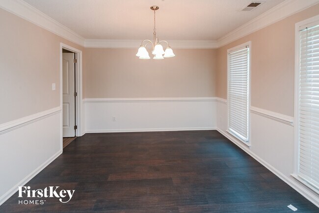 Foto del edificio - 7330 Glen Brook Ln