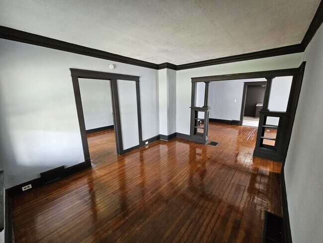 Foto del edificio - 11806 Parkview Ave