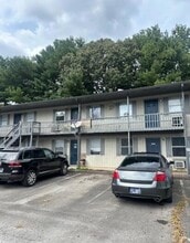 Building Photo - 707 20th St SE