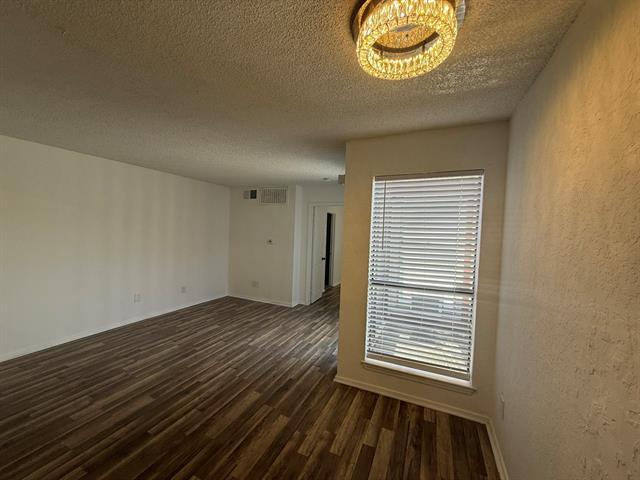 Foto del edificio - 9813 Walnut St
