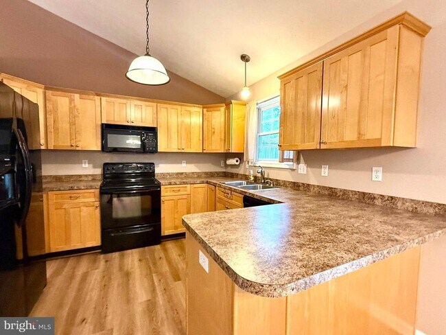 Foto del edificio - 45880 Buck Hewitt Rd