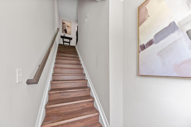 Foto del edificio - 108 Old Pond Rd