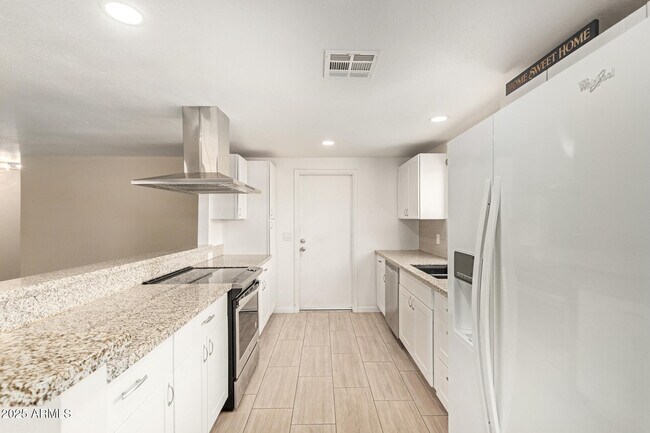 Building Photo - 1512 West Mariposa Dr