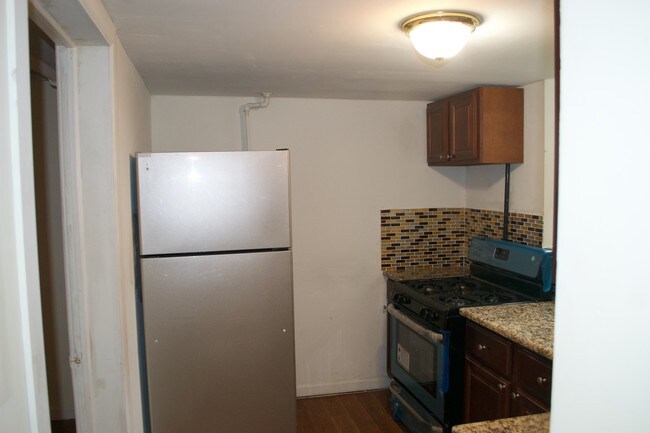 Building Photo - 4210 Bronxwood Ave