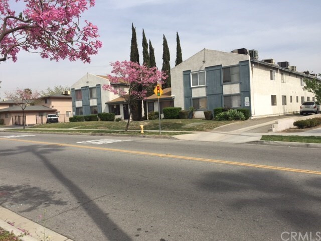 Building Photo - 8939 Mango Ave