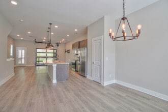 Building Photo - 175 Stonecrest Dr