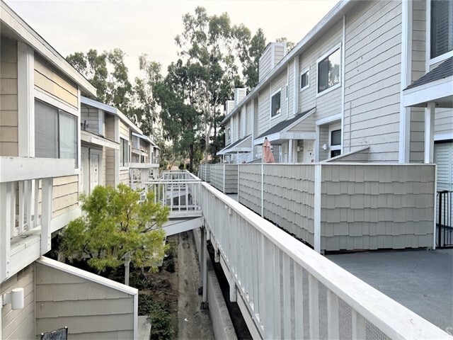 Building Photo - 4640 Don Lorenzo Dr