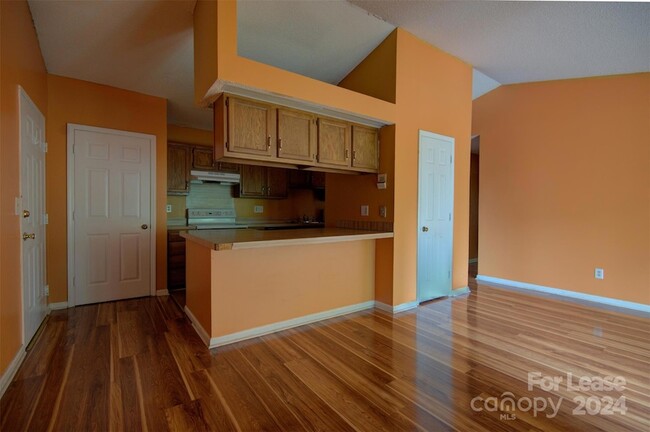 Building Photo - 6217 Rosecroft Dr