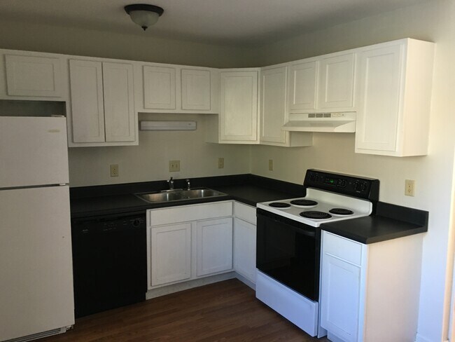 Building Photo - 34 Crosscreek Dr