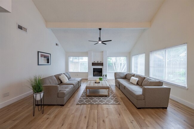 Foto del edificio - 12719 Ashford Knoll Dr