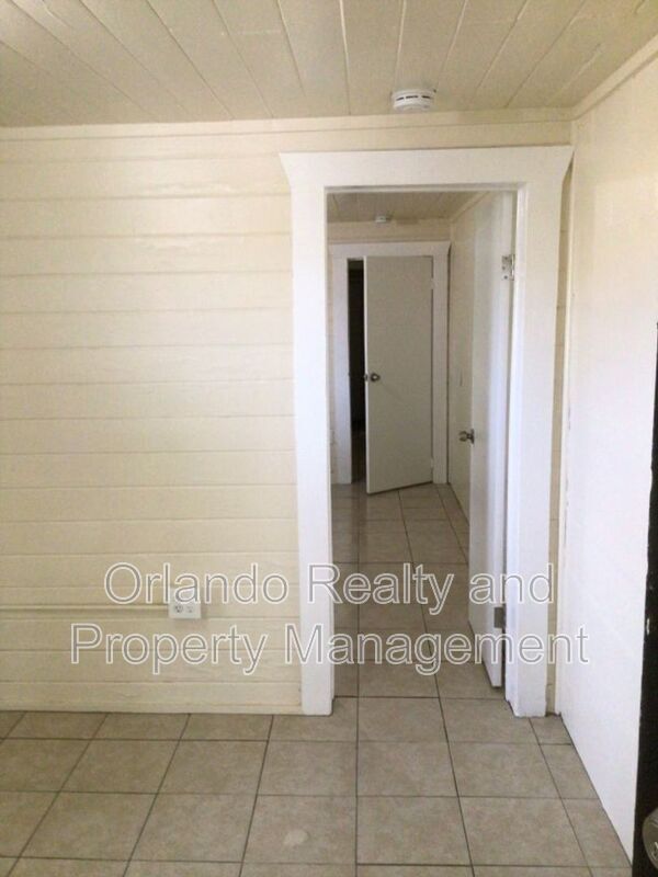 Building Photo - 1235 1/2 W Cypress St.