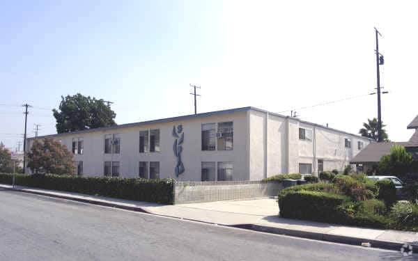 Primary Photo - 1801 Crest Vista Dr