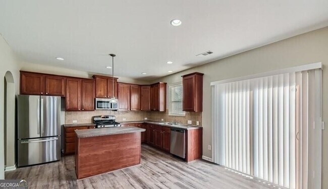 Building Photo - 4367 Rainer Dr