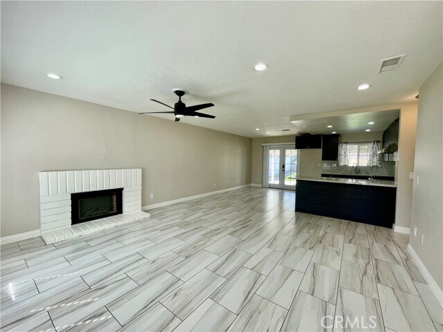 Building Photo - 2448 S Pinehurst Pl