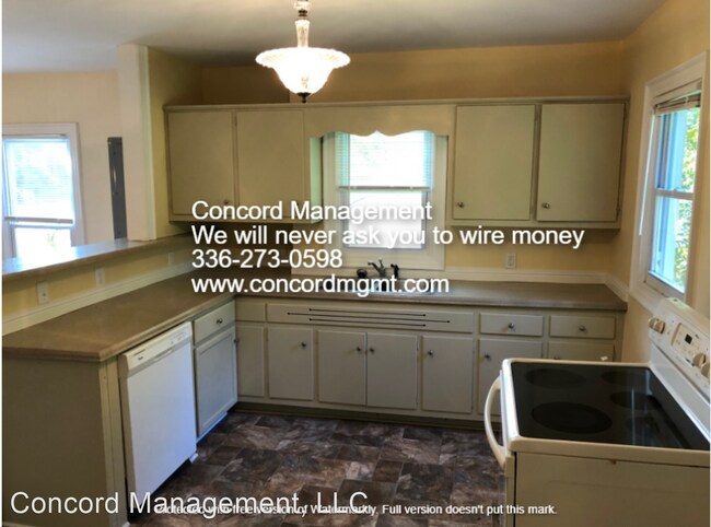 Foto del edificio - 2 br, 1 bath House - 800 Franklin Blvd