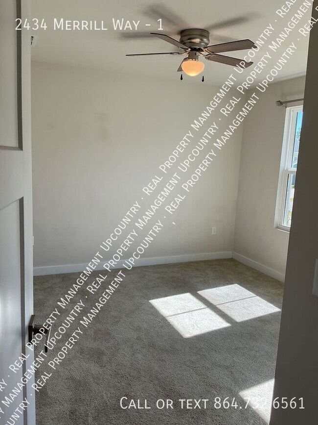 Foto del edificio - 2434 Merrill Wy