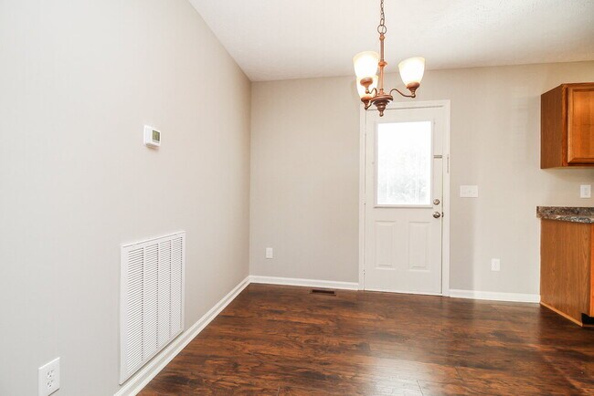 Foto del edificio - 2055 Gardendale Dr