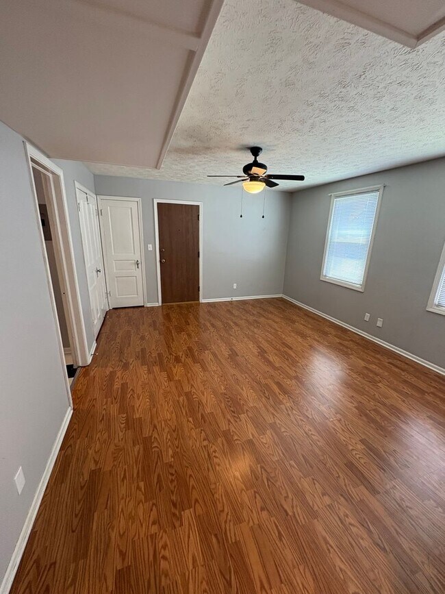 Foto del edificio - 3166 Davenport St