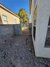 Building Photo - 253 Buckskin St