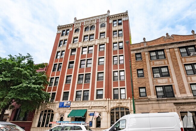 Building Photo - 515 W Belmont Ave