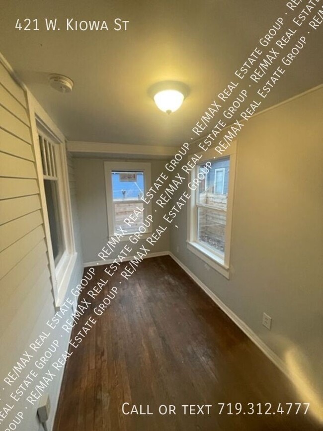 Building Photo - 421 W Kiowa St