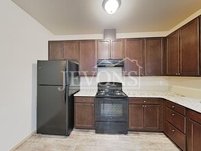 Building Photo - 708 N 29th Ave