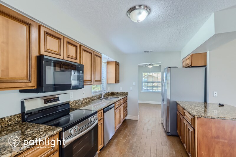 Primary Photo - 8207 Village Green Road, Orlando, FL, 32818