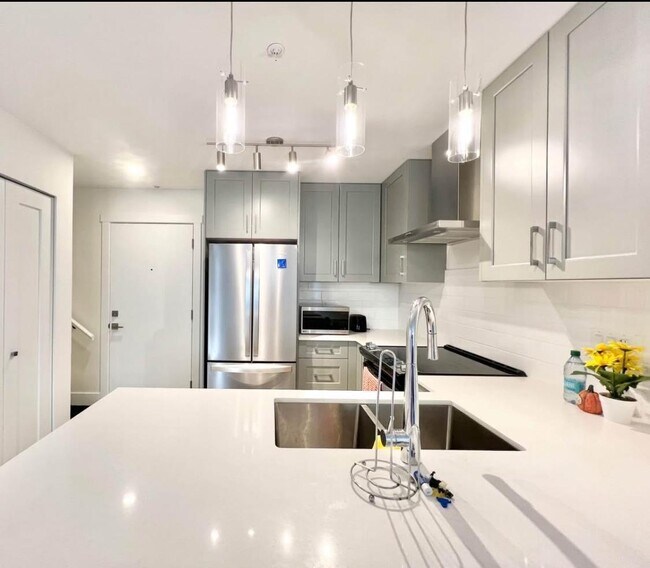 Photo du bâtiment - 6338 King George Blvd